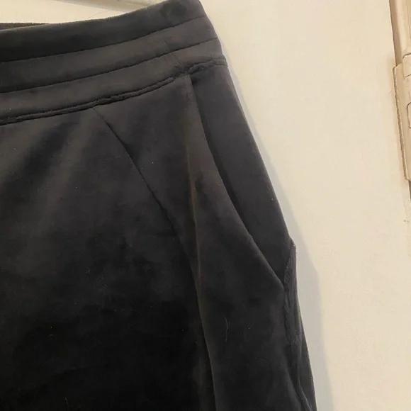 Lululemon Chic Black Wide-Leg Pants Color Black Size Large